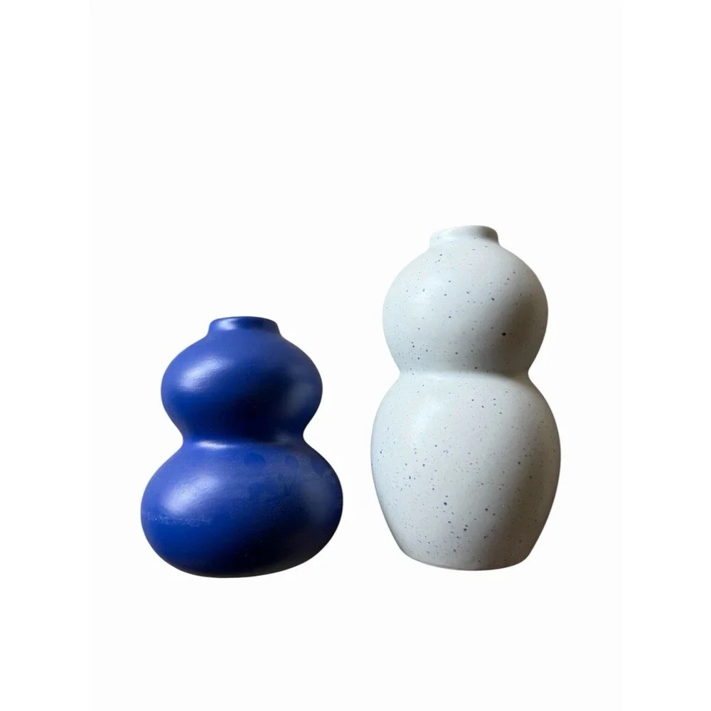 NEW Room Essentials 2pk Bud Vase Blue And Speckled White 5